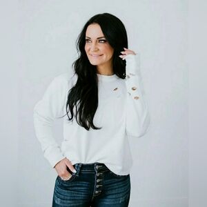 KYNLEE DISTRESSED CREW by LILY & LOTTIE